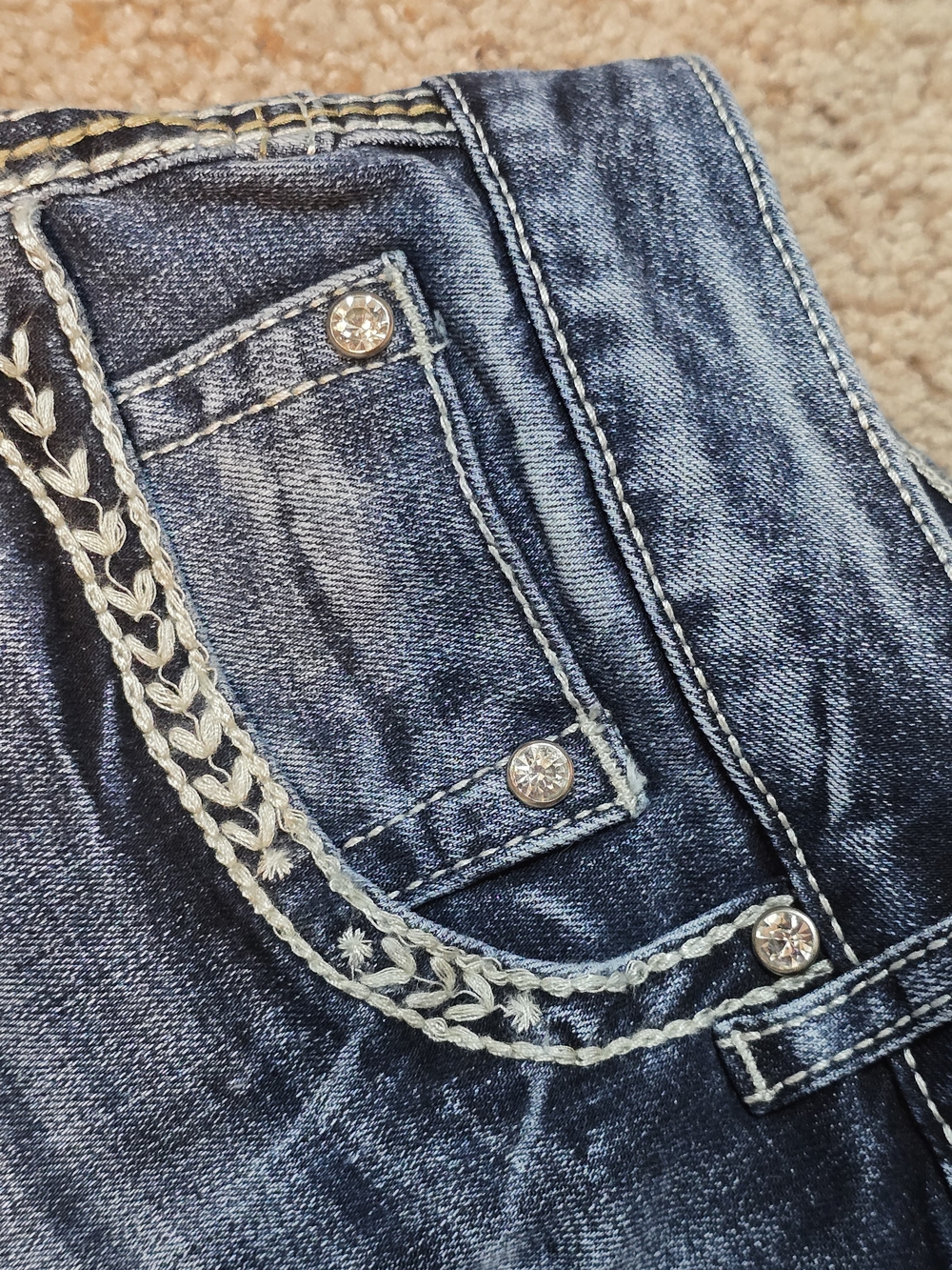 ✨ FLAMINGALS Rhinestone & Embroidered Mid-Rise Bootcut - Large - Picture 14 of 15